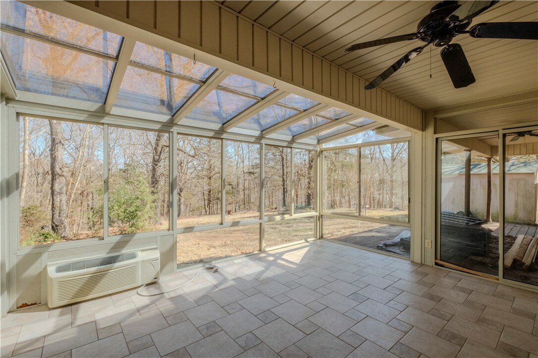 Property Photo: 22198 W War Eagle Road AR 72764