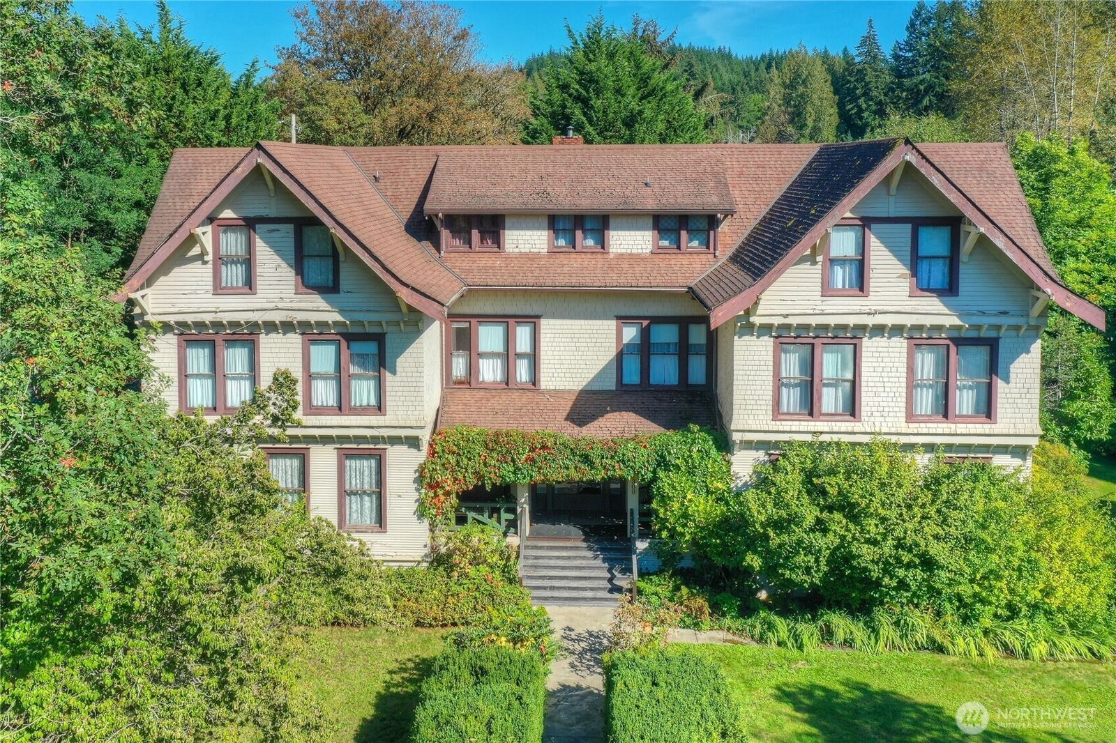 Property Photo:  300 N Summit Road  WA 98557 