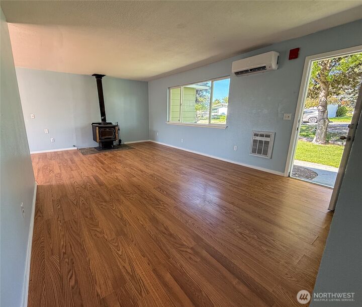 Property Photo: 522 Ironwood Street WA 98841