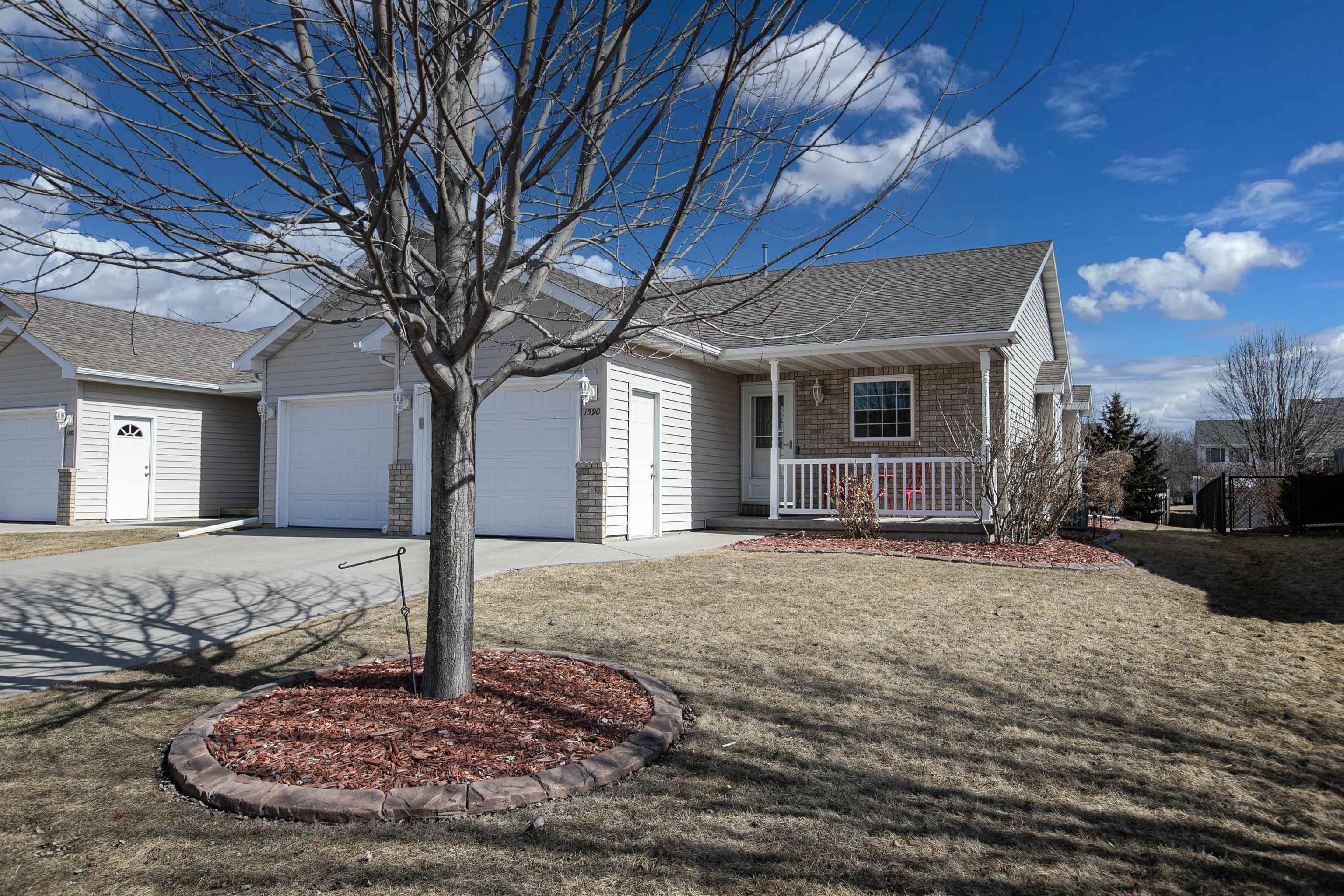 Property Photo:  1590 Redwing Drive  WI 54956-6544 