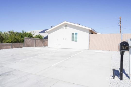 Property Photo: 1236 S Farragut St CA 93555