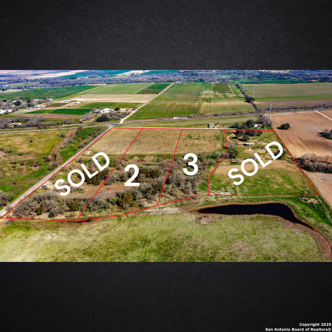 Property Photo: 11026 County Road 584 TX 78039