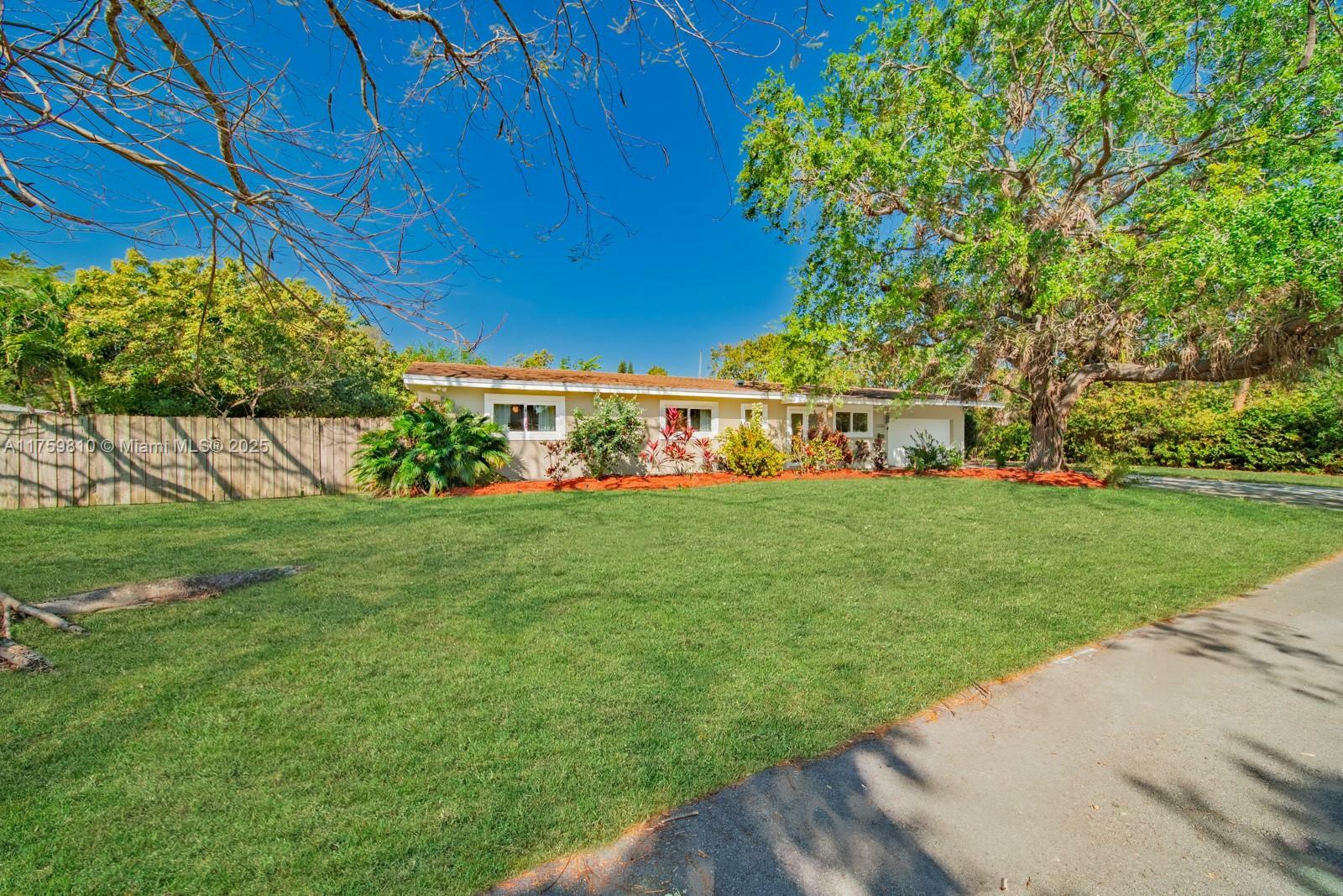 Property Photo: 13700 SW 74th Ct FL 33158
