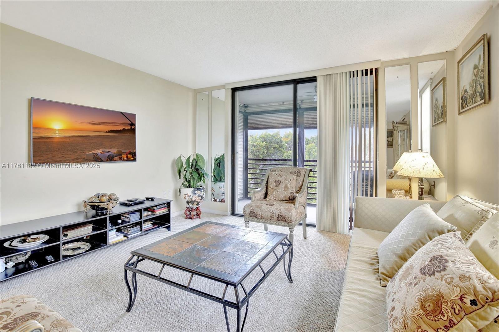 Property Photo: 1001 Colony Point Cir 514 FL 33026