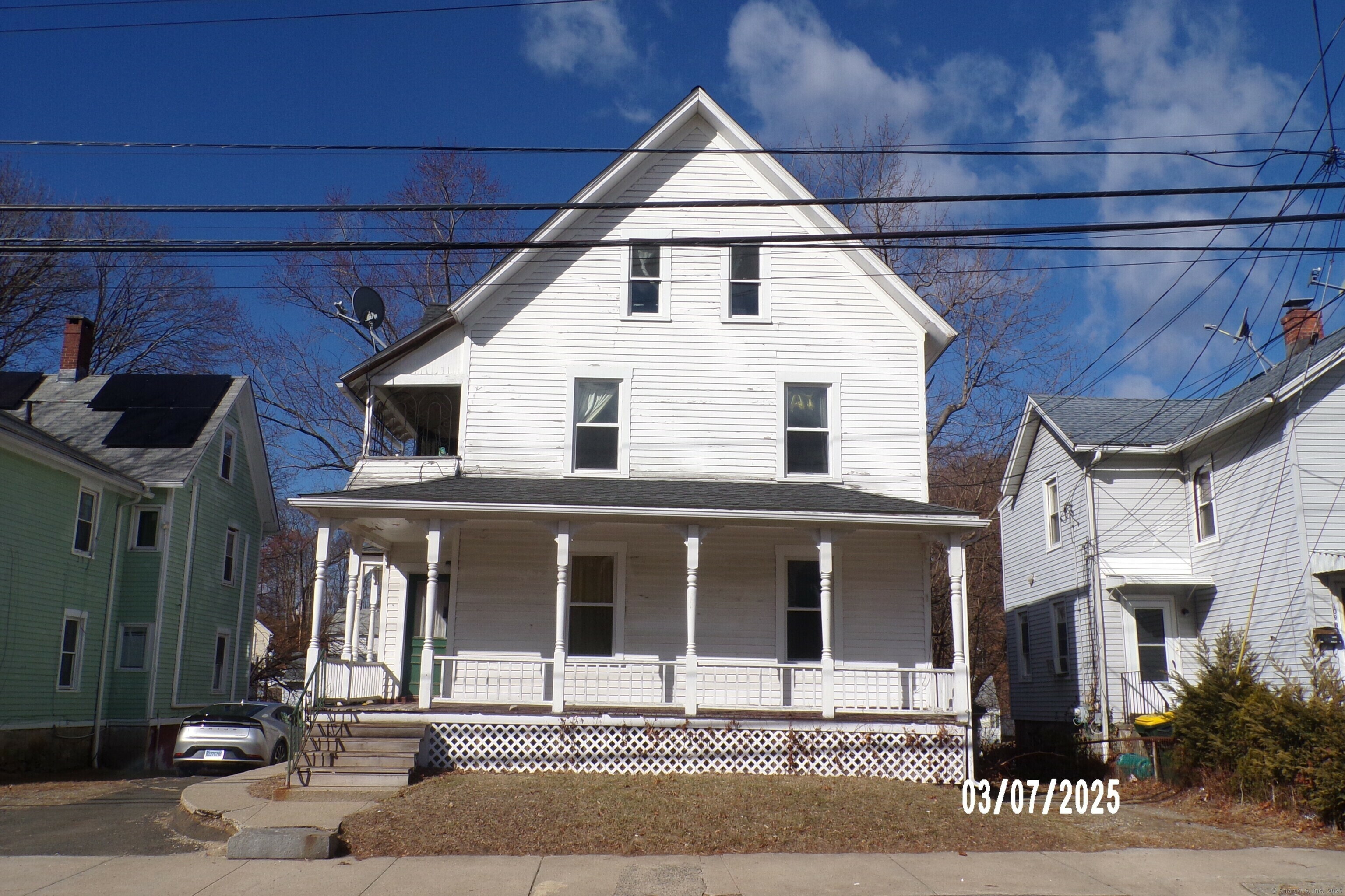 Property Photo:  105 North State Street  CT 06401 