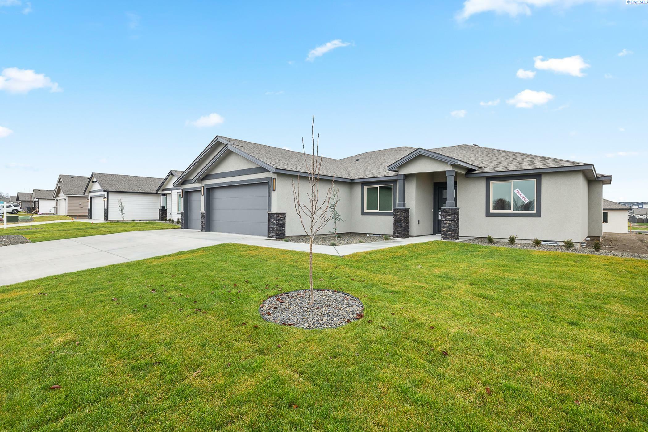 Property Photo:  10614 Danube Dr  WA 99301 