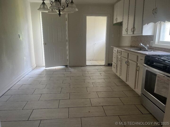 Property Photo:  2229 E Oklahoma Street  OK 74110 