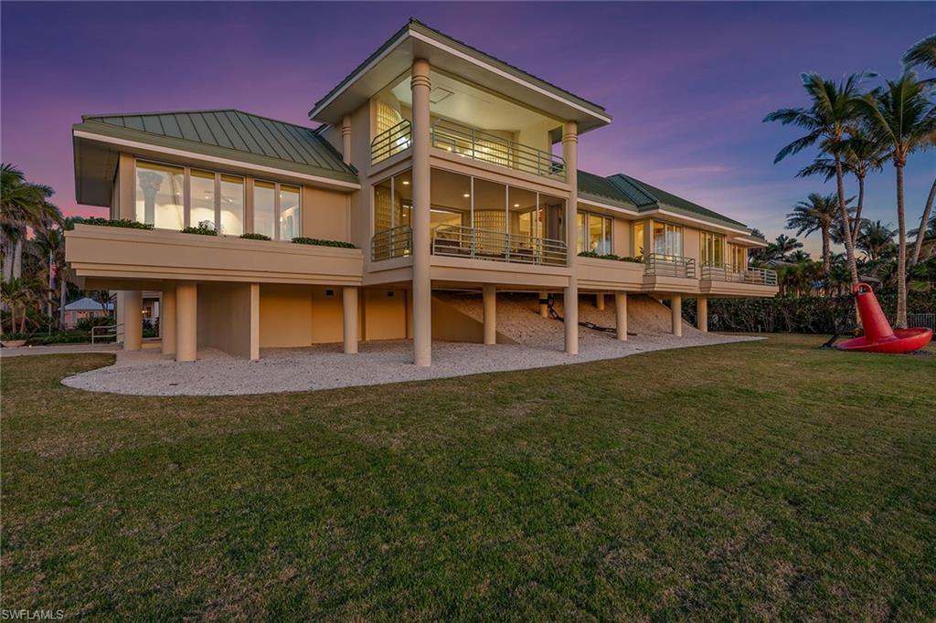 Property Photo: 30 3rd Ave S FL 34102
