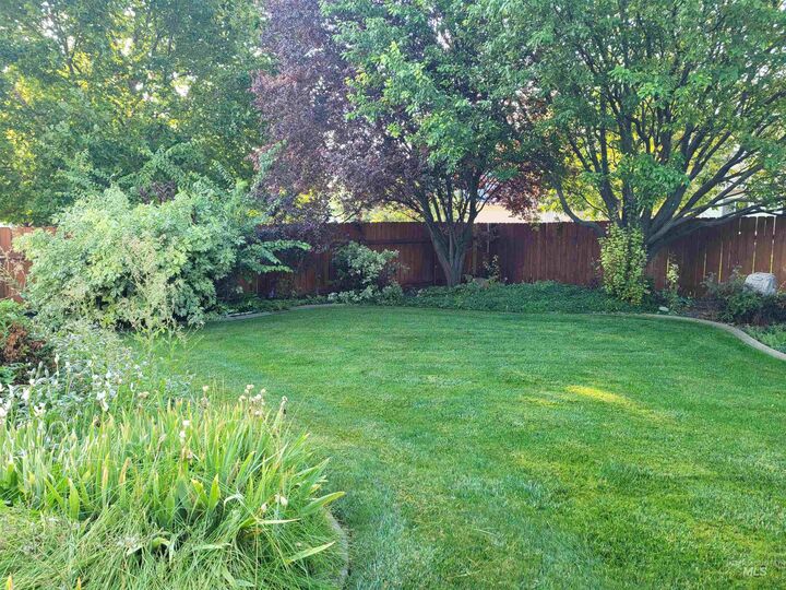 Property Photo: 805 W Piersol St ID 83686