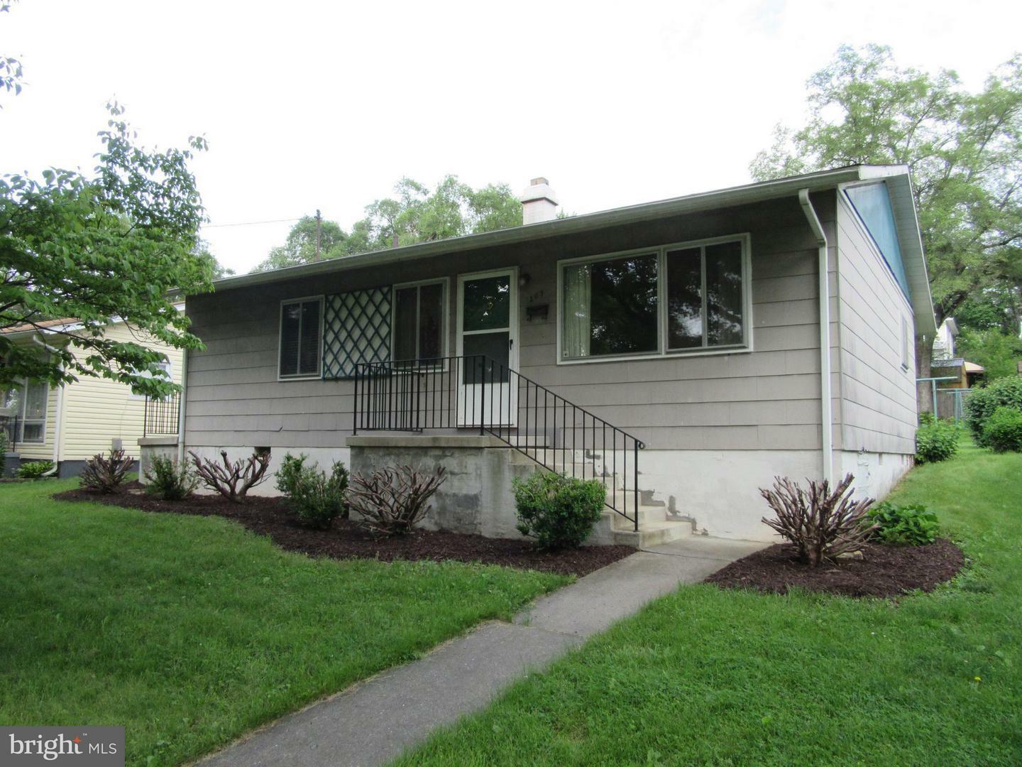 Property Photo: 209 Shenandoah Avenue VA 22601