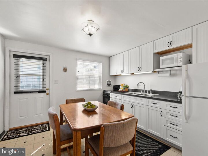 Property Photo:  1209 Saint Louis Avenue 24  MD 21842