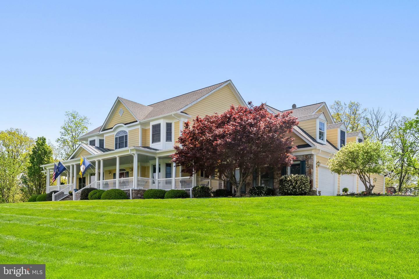 Property Photo: 40959 Pacer Lane VA 20129
