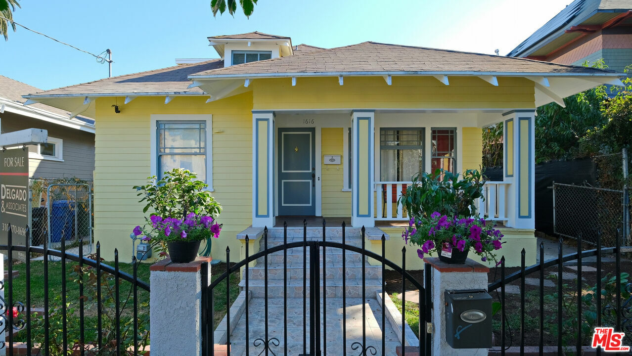 Property Photo:  1616 W 24th St  CA 90007 