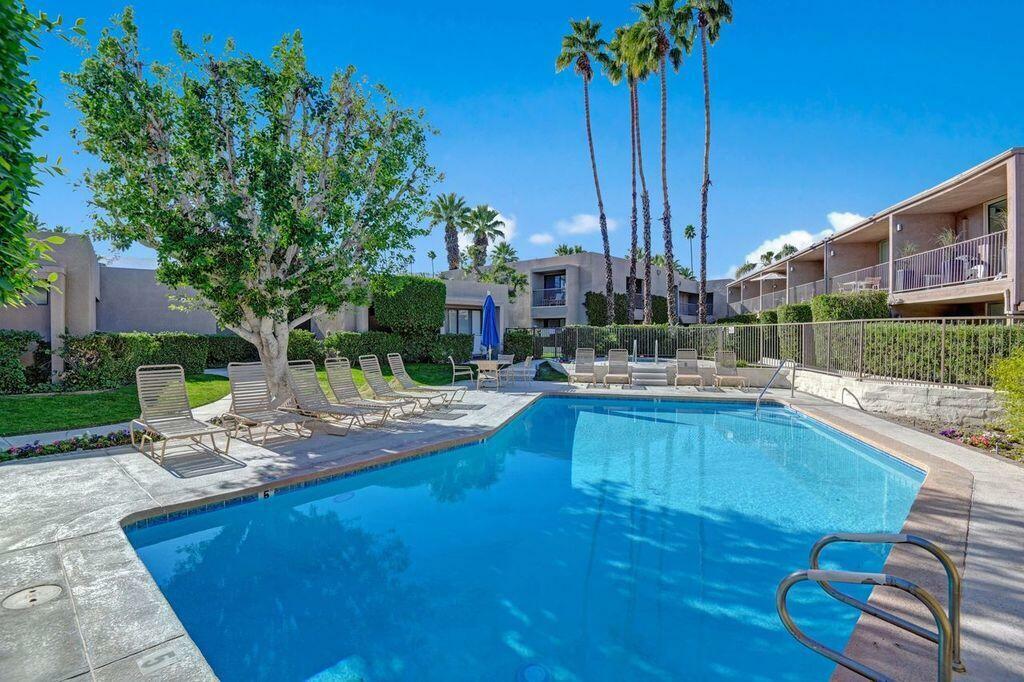 Property Photo: 73850 Fairway Drive 39 CA 92260