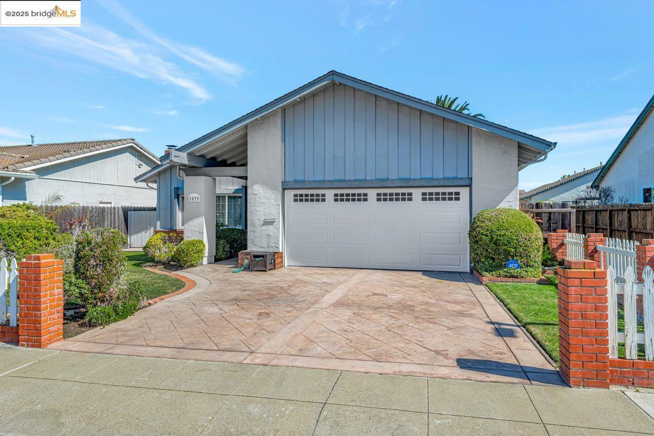 Property Photo:  1033 Pensacola St  CA 94404 