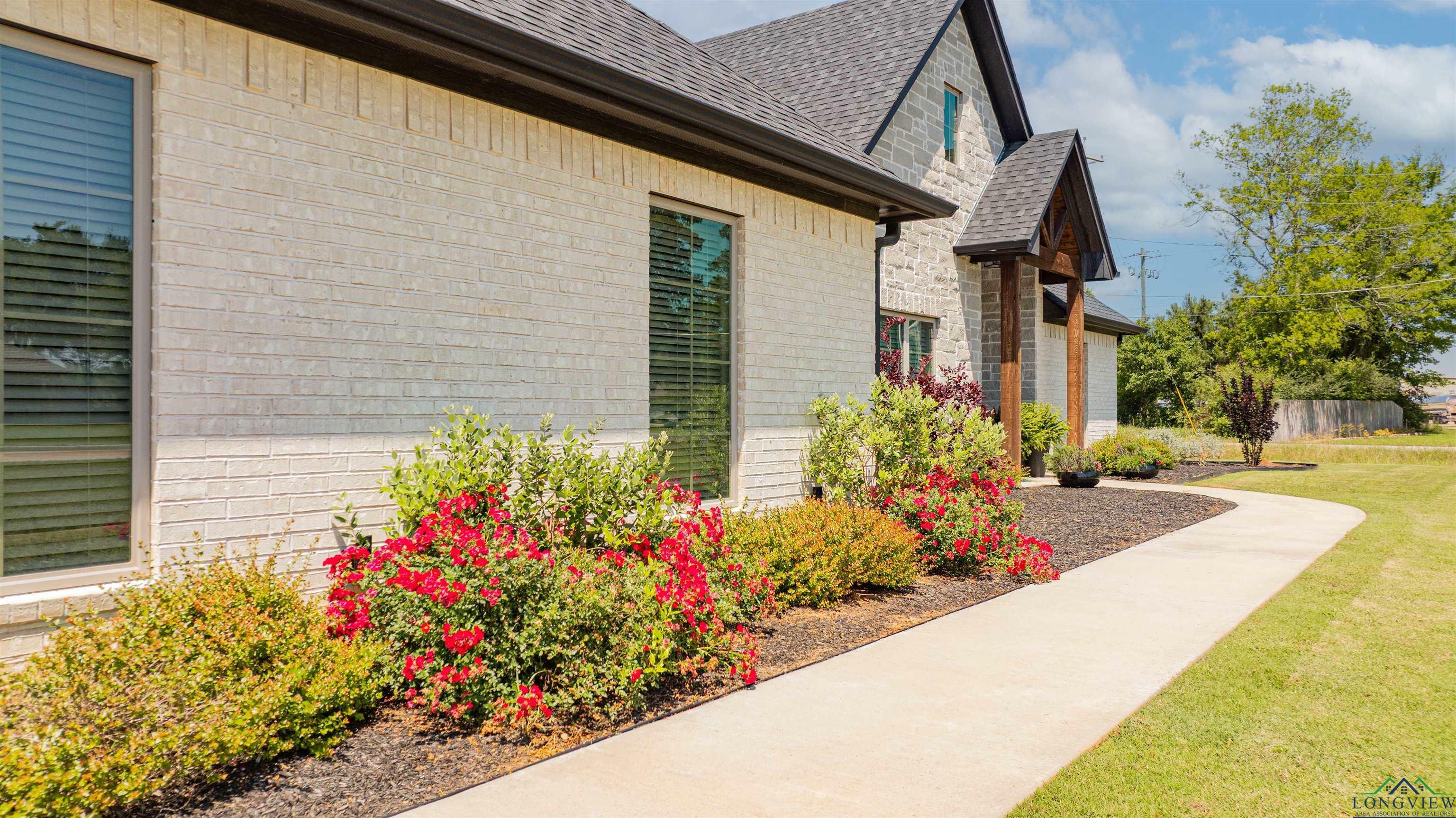Property Photo: 4501 Windsor Park Ln TX 75662