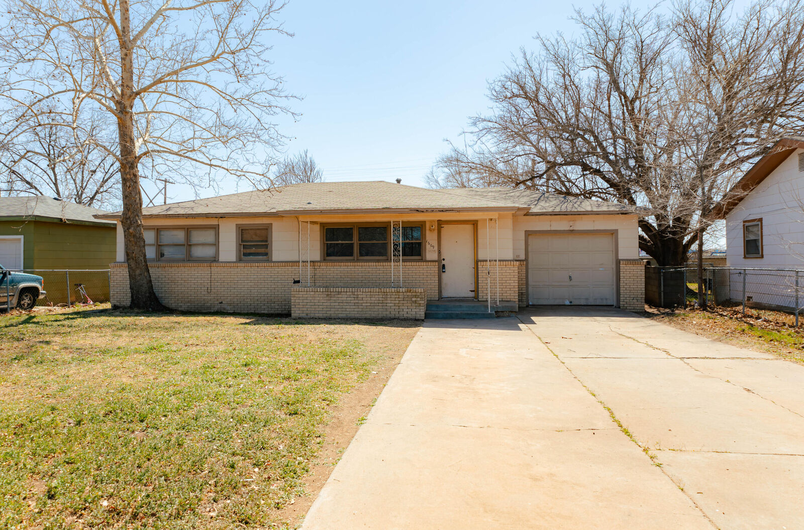 Property Photo: 1609 39th Street TX 79412