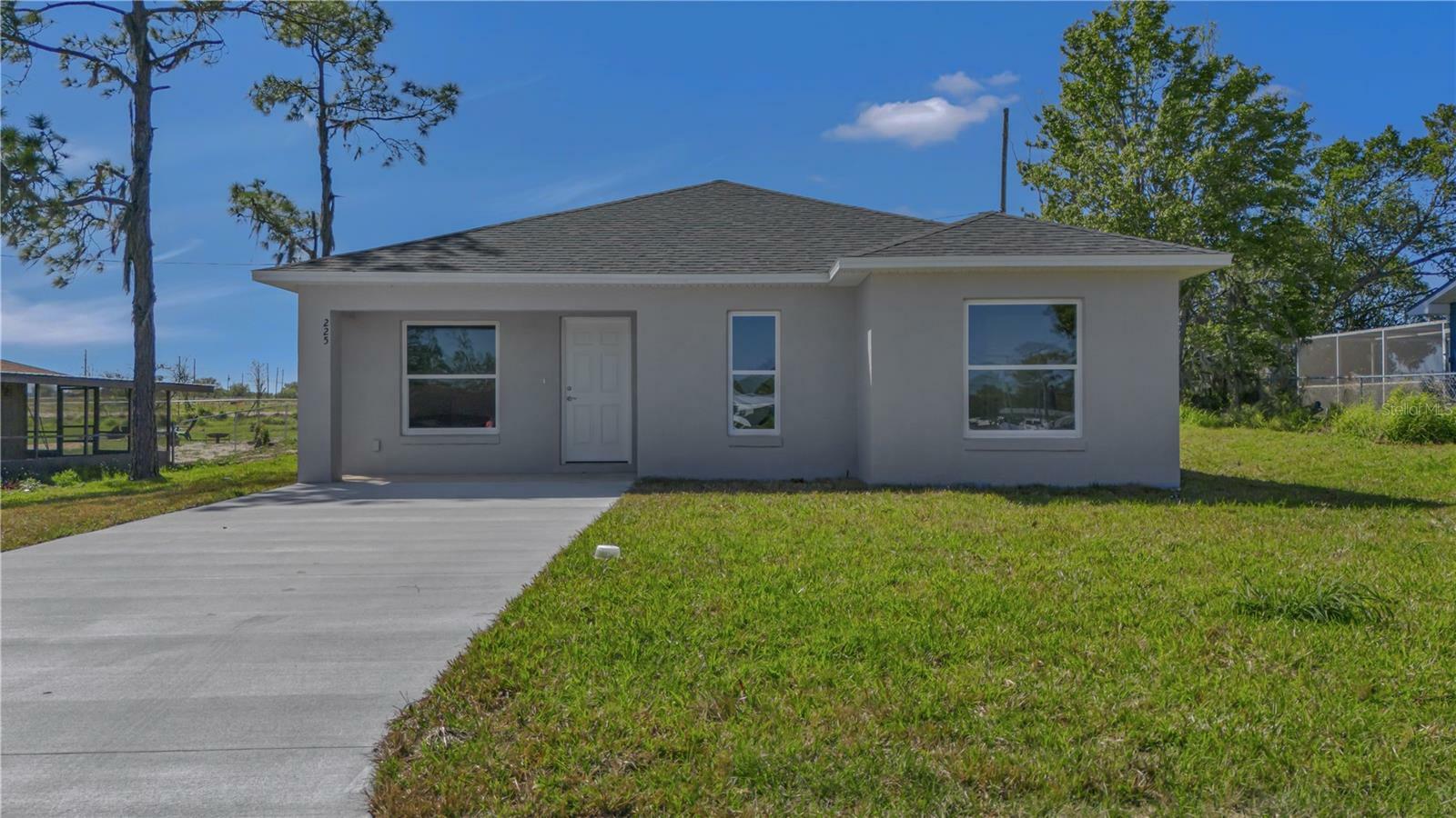 Property Photo: 225 Babson Drive FL 33827