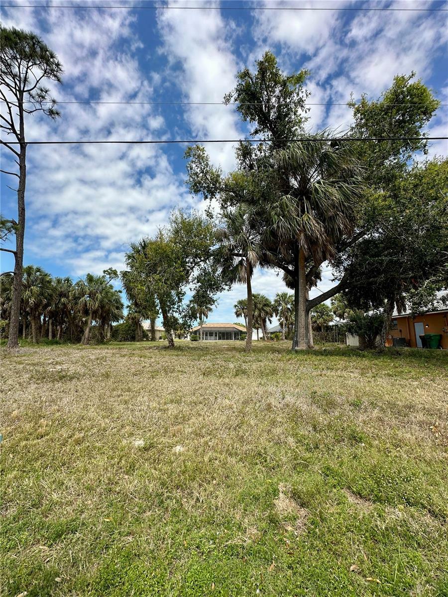 Property Photo:  45 Long Meadow Lane  FL 33947 