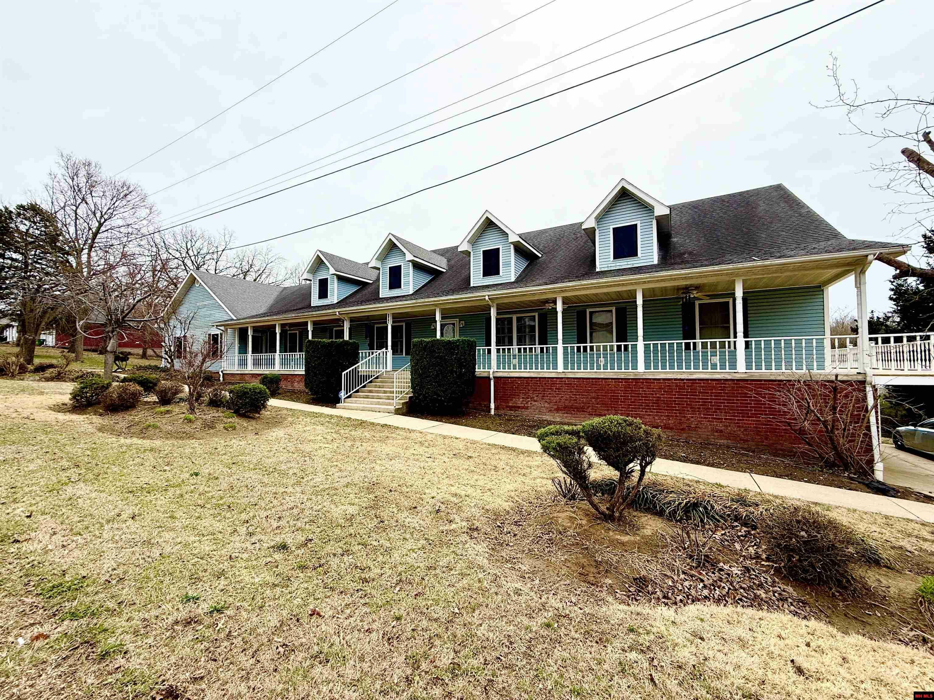 Property Photo: 198 Wallick Drive AR 72626