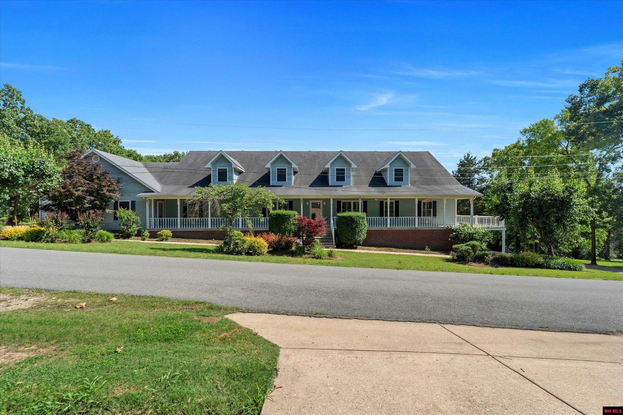 Property Photo: 198 Wallick Drive AR 72626