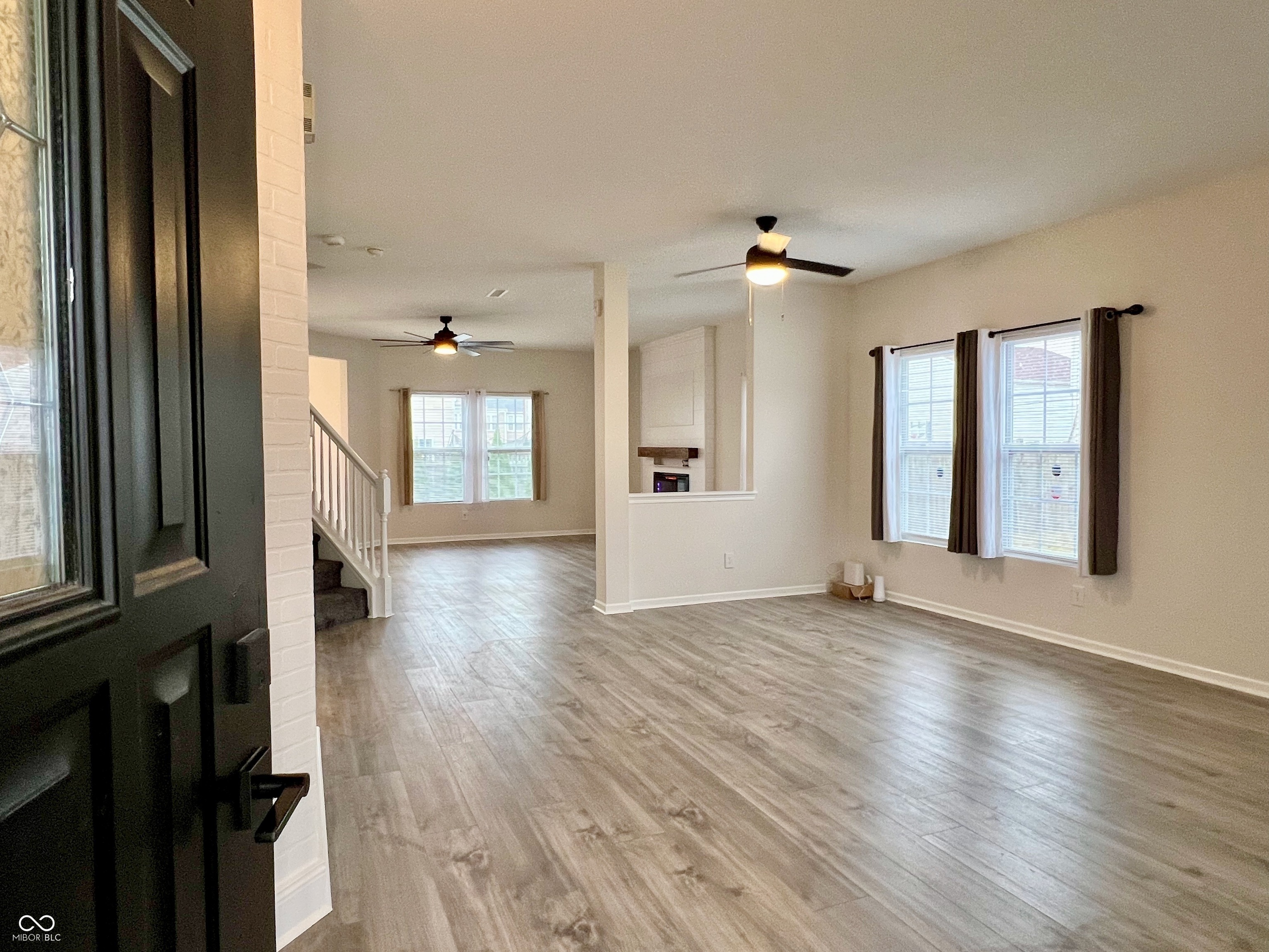Property Photo: 1427 Broyles Lane IN 46231