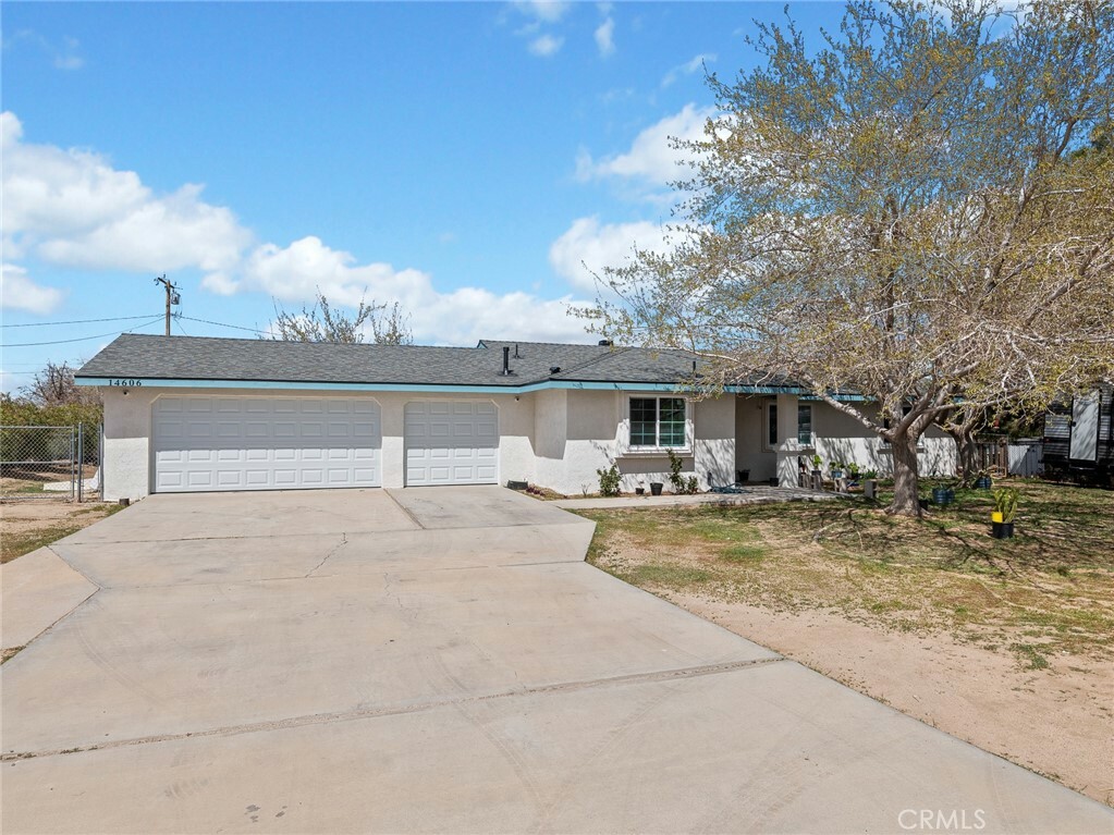 Property Photo: 14606 Orange Street CA 92345