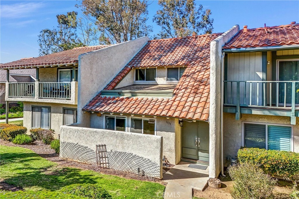 Property Photo: 1533 Camelot Drive CA 92882