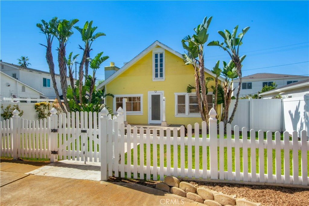291 Flower Street  Costa Mesa CA 92627 photo