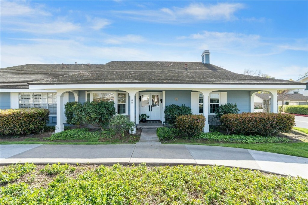 96 Wildwood 10  Irvine CA 92604 photo