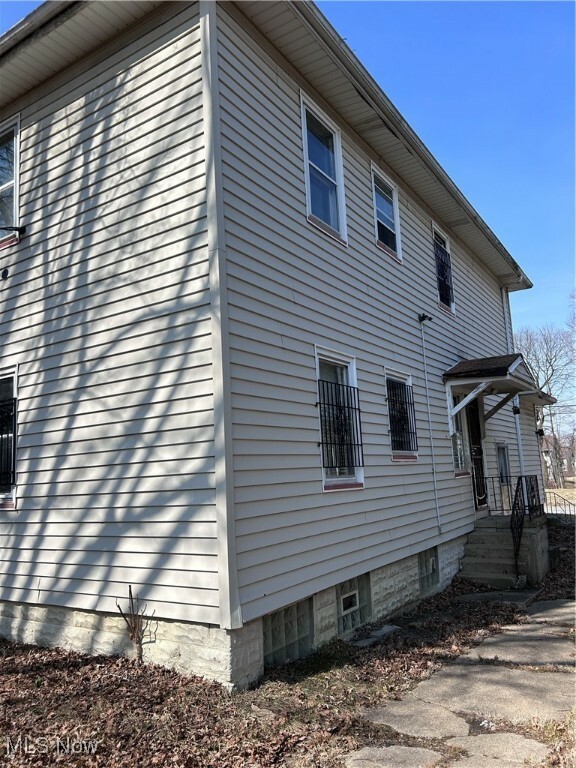 Property Photo:  81 Hilton Avenue  OH 44507 