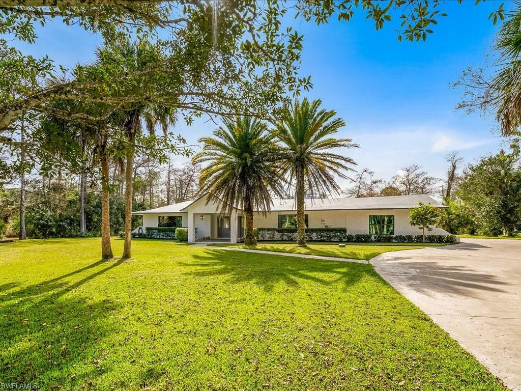 Property Photo: 2550 16th Ave NE FL 34120