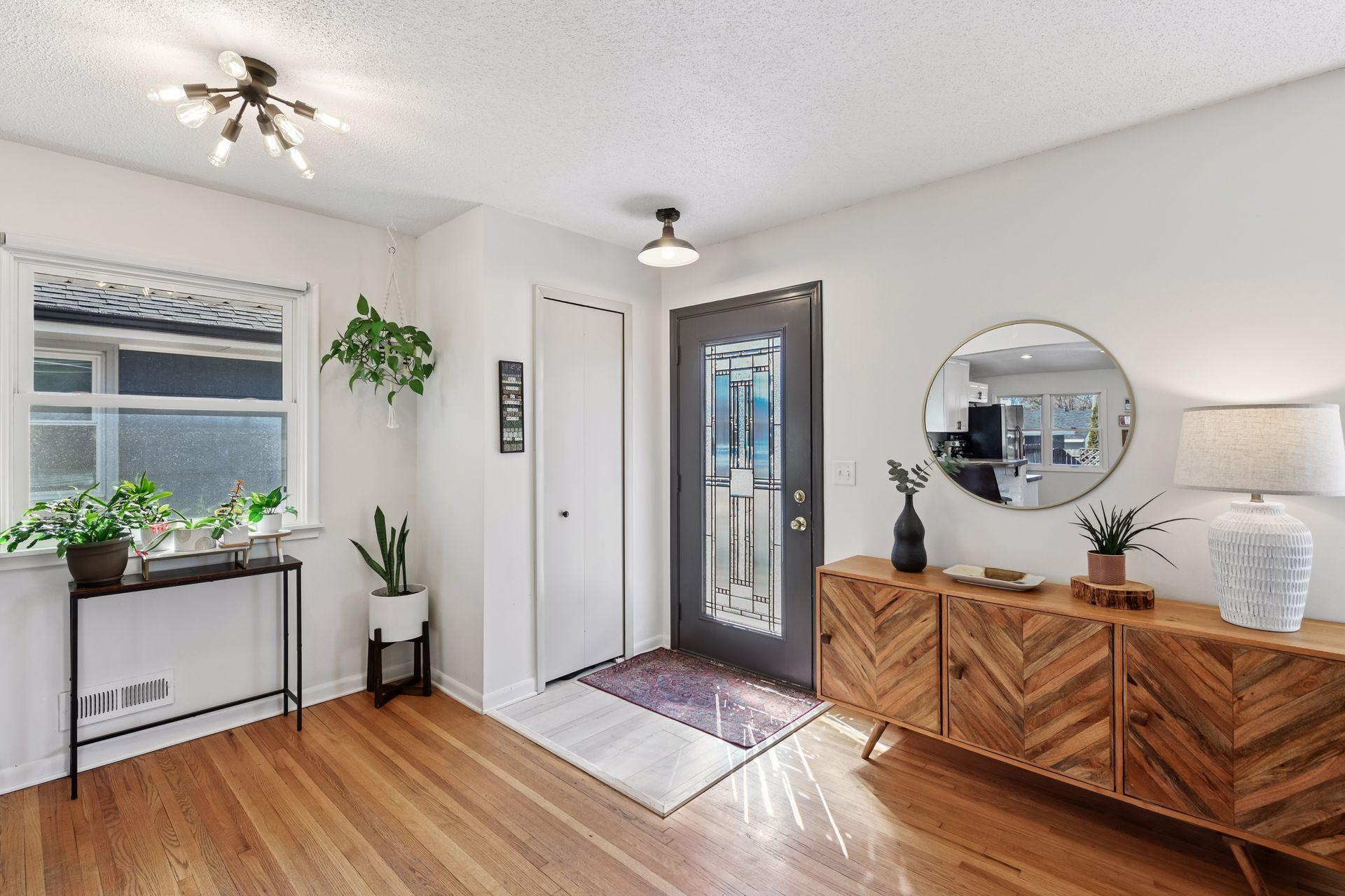 Property Photo: 2441 Decatur Avenue S MN 55426