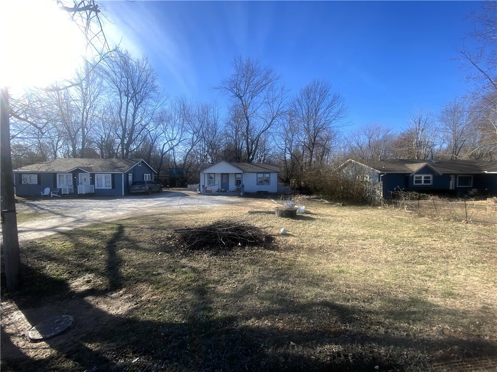 Property Photo: 1429 Deane Street AR 72703