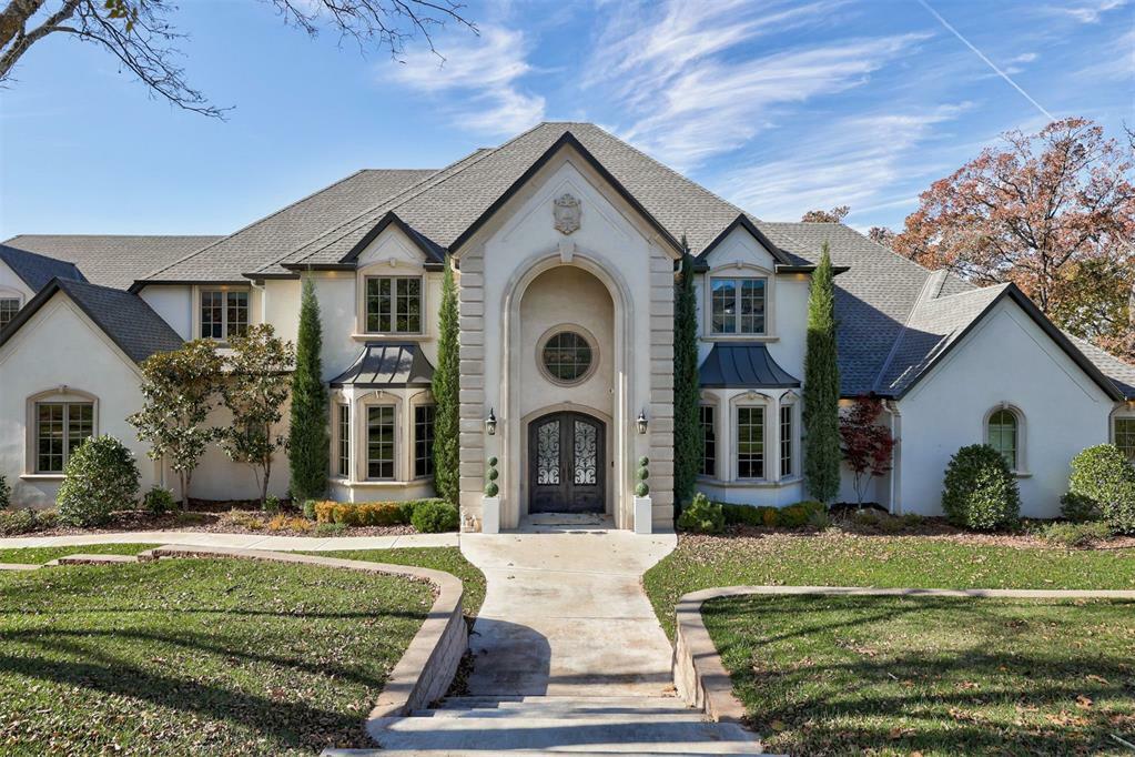 Property Photo: 2747 Walking Woods Trail OK 73049