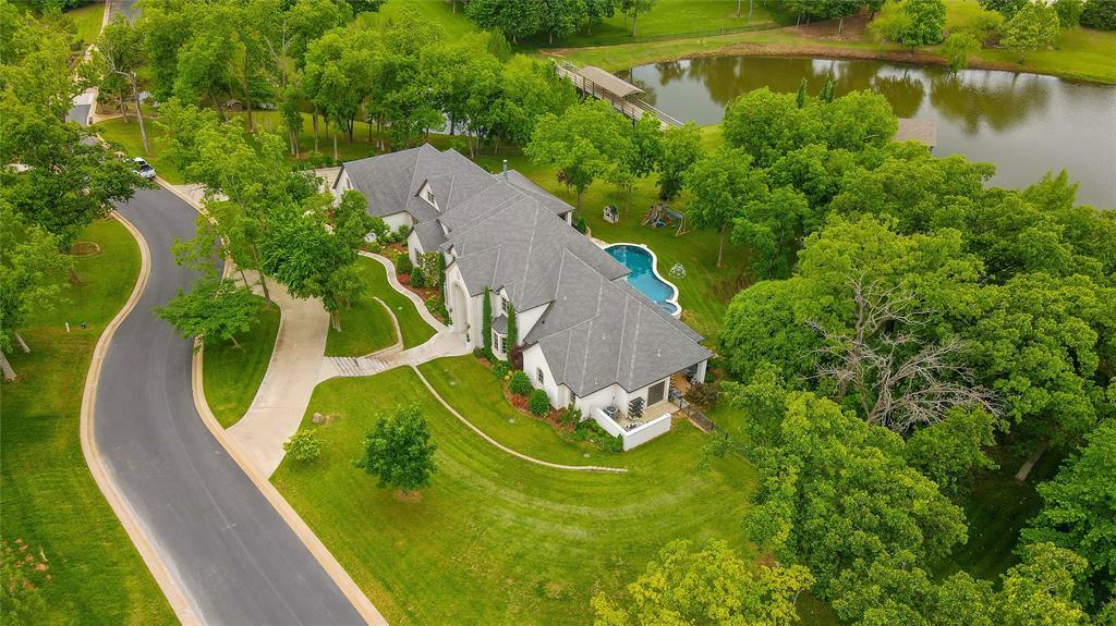 Property Photo: 2747 Walking Woods Trail OK 73049