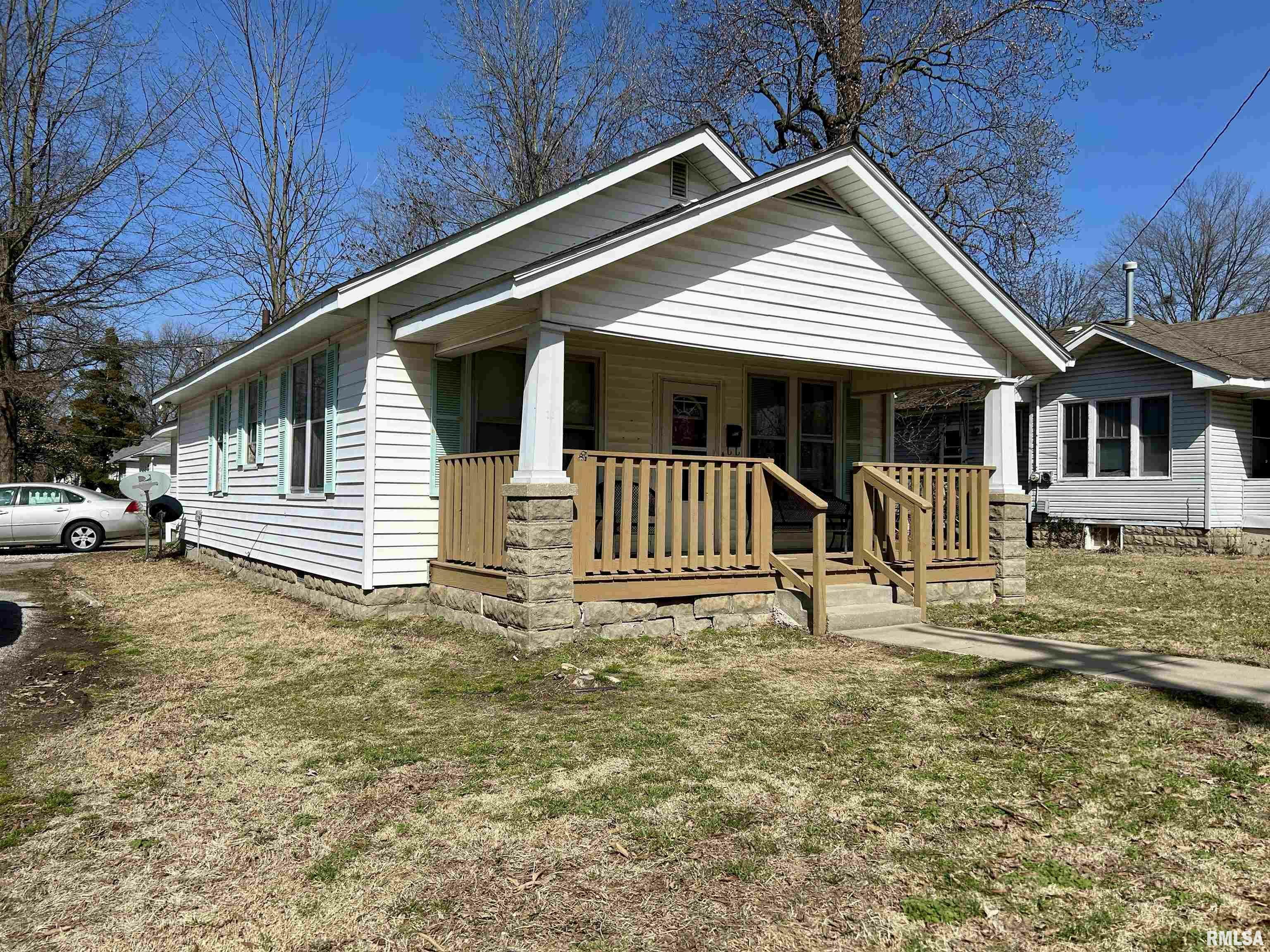 912 W Mill Street  Carbondale IL 62901 photo