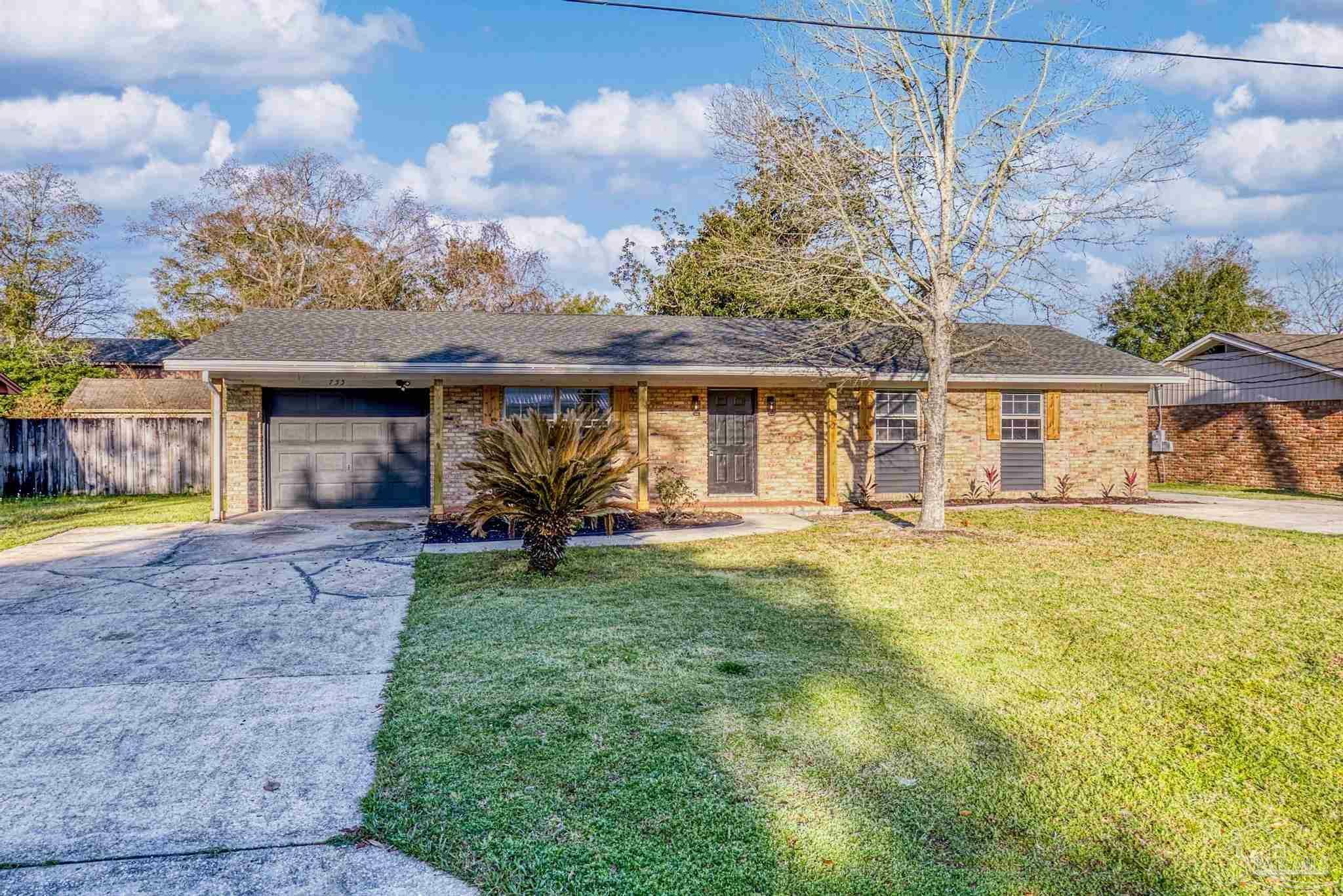 Property Photo: 755 N 80th Ave FL 32506