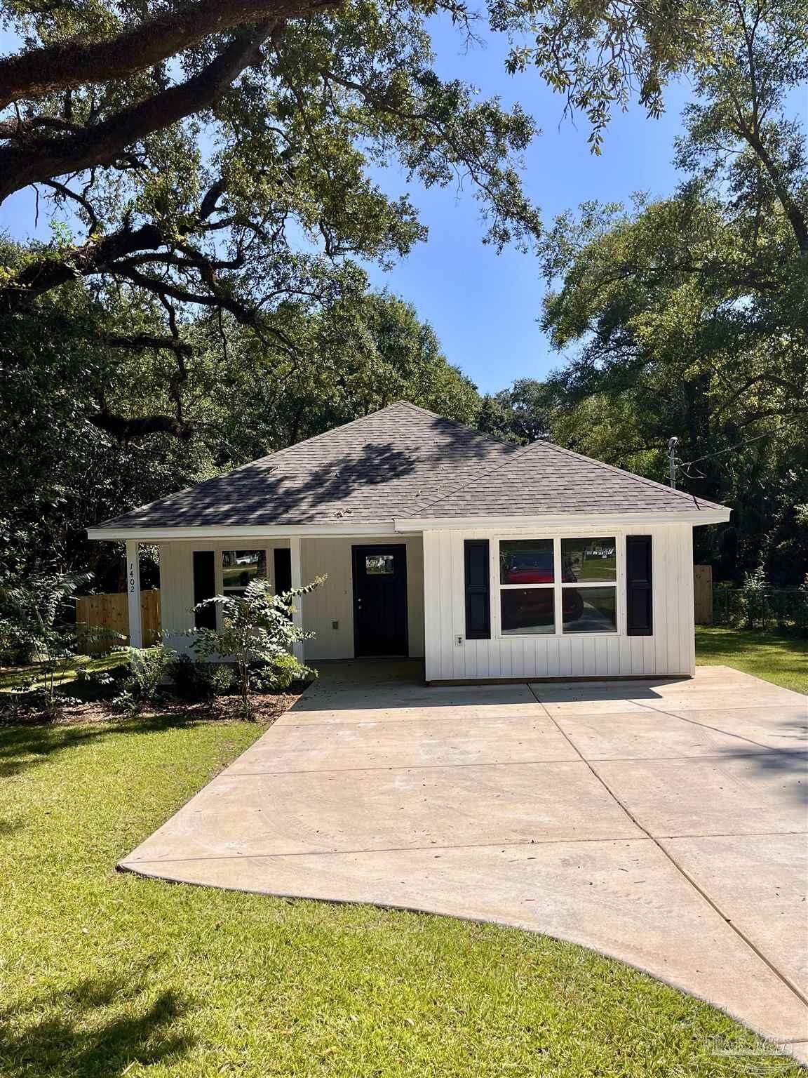 Property Photo:  1402 N 57th Ave  FL 32506 