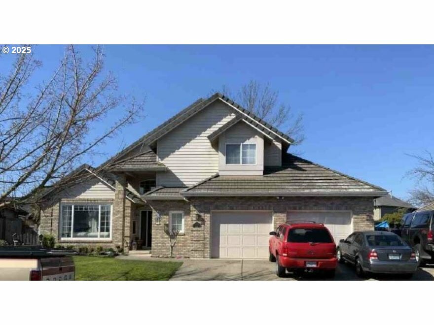 Property Photo: 973 McKenzie Crest Dr OR 97477