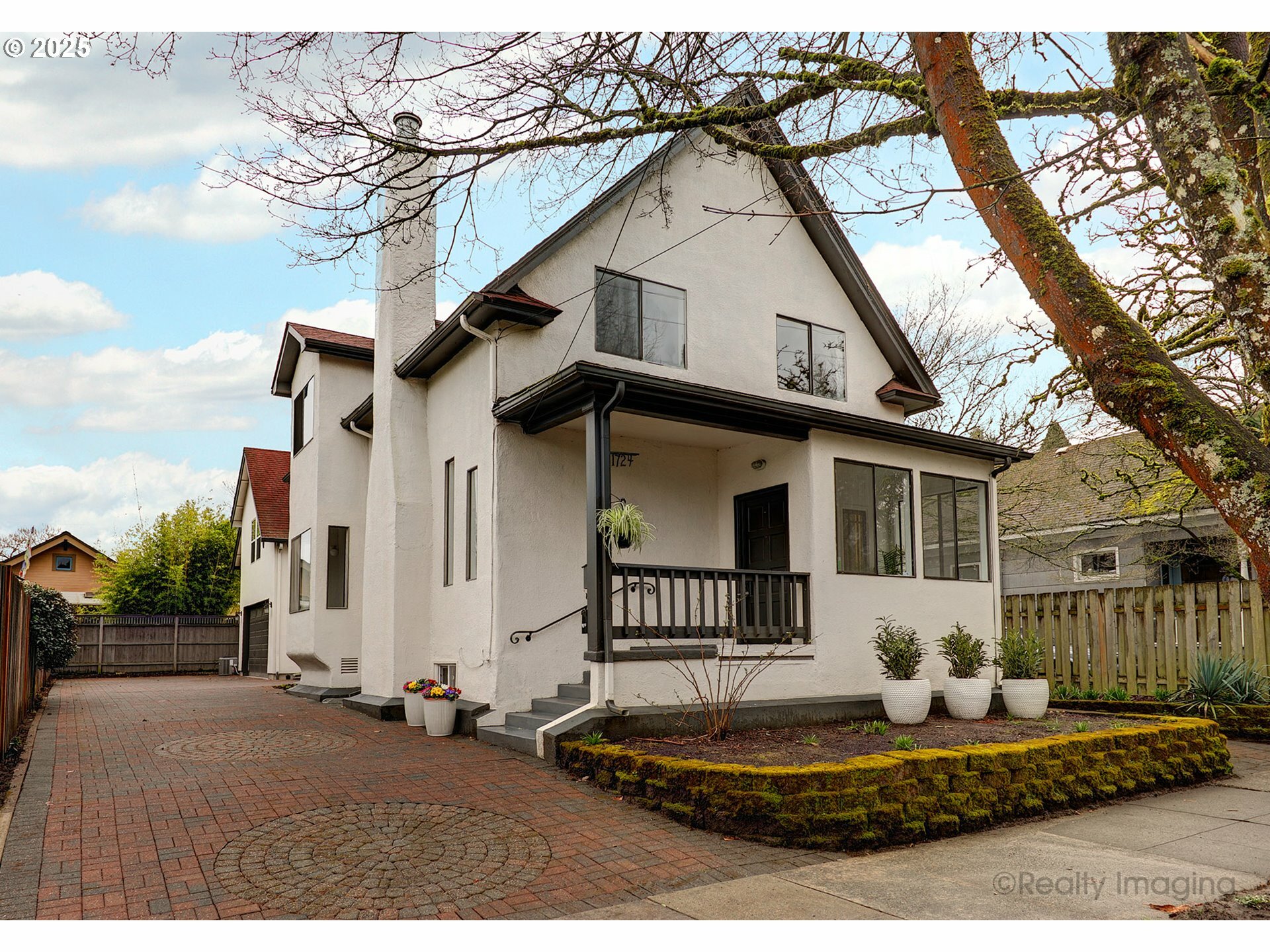 Property Photo: 1724 SE 40th Ave OR 97214