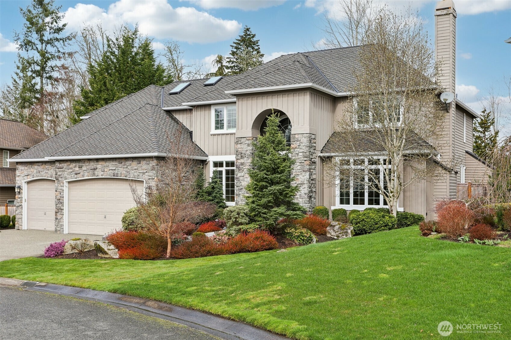 Property Photo: 26624 SE 15th Street WA 98075