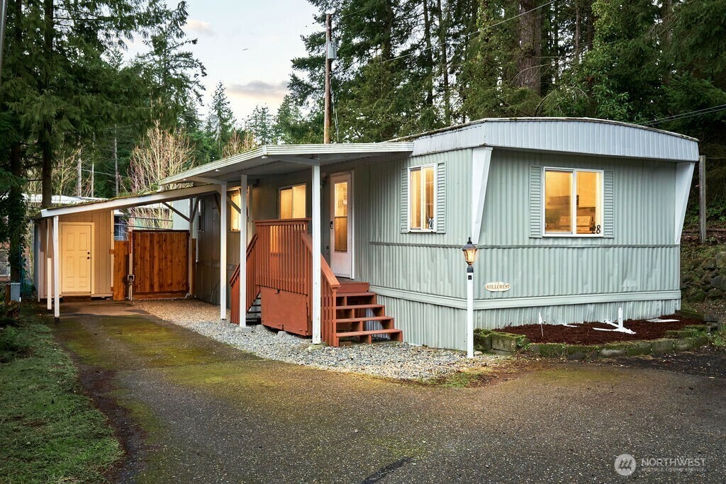 Property Photo: 23121 Edmonds Way 28 WA 98020