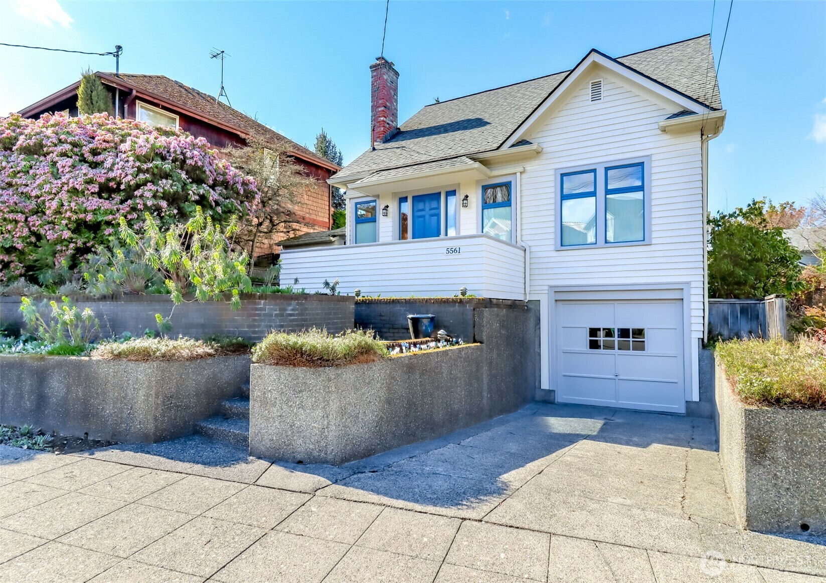 Property Photo: 5561 Wallingford Avenue N WA 98103