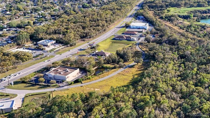 Property Photo: 2406 W Coast Path FL 34465