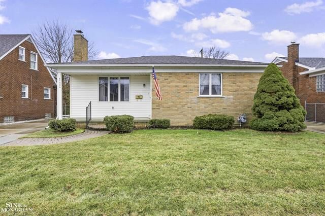Property Photo:  21306 Brierstone Street  MI 48225 
