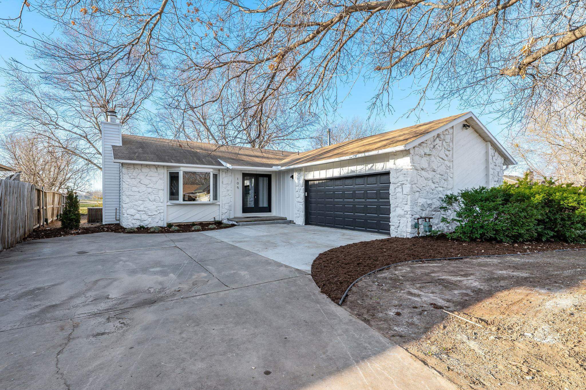 105 N Vantage View Cir  Wichita KS 67212-3310 photo