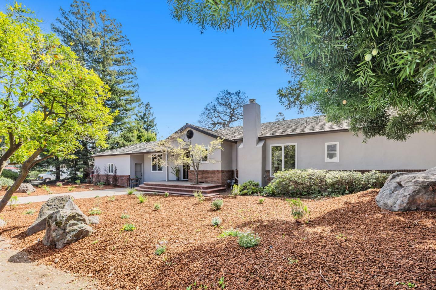 Property Photo:  1320 Oak Avenue  CA 94024 