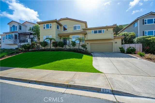 Property Photo: 851 Greystone Place CA 93401