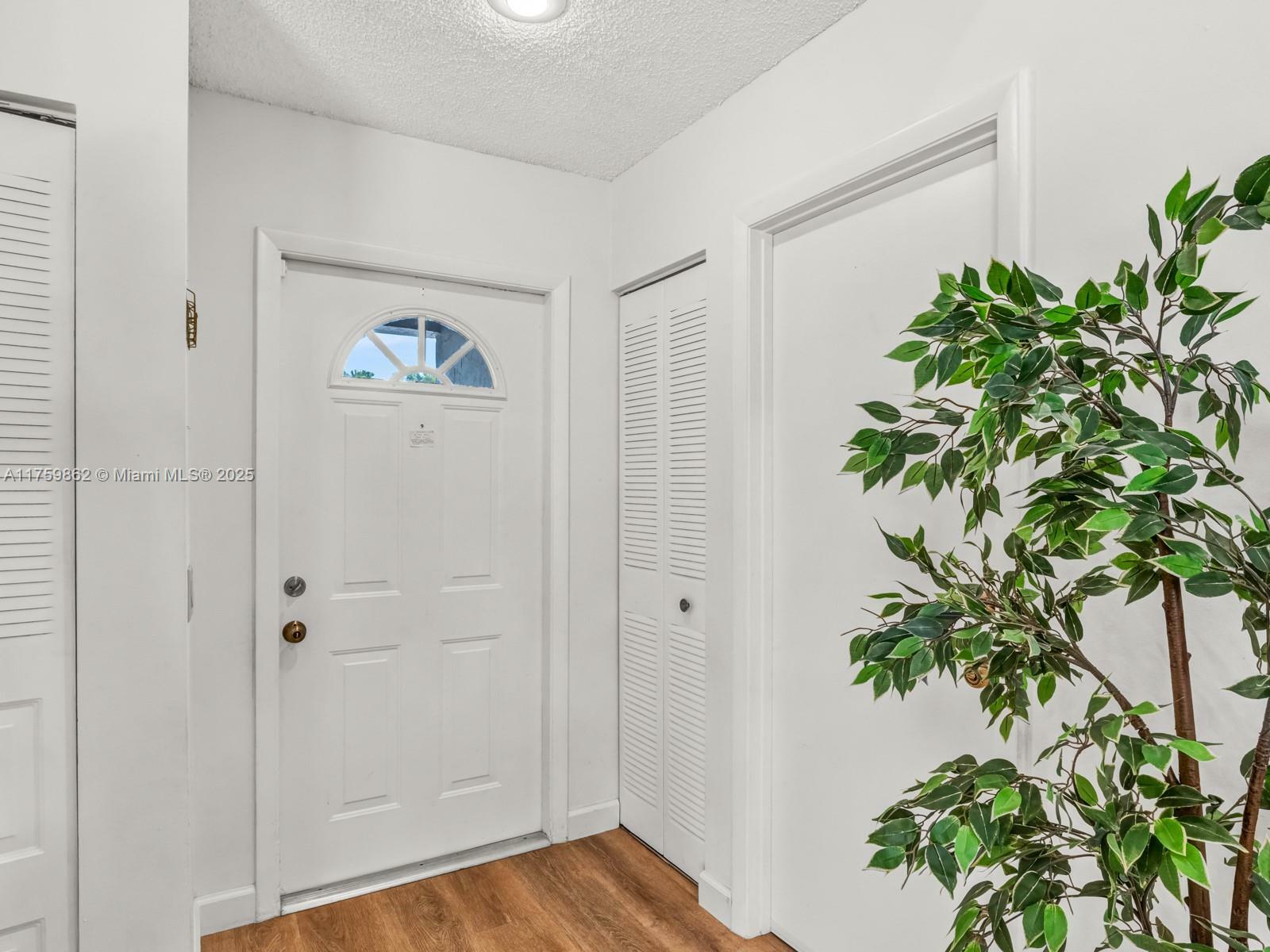 Property Photo:  1363 Seagrape Cir  FL 33326 